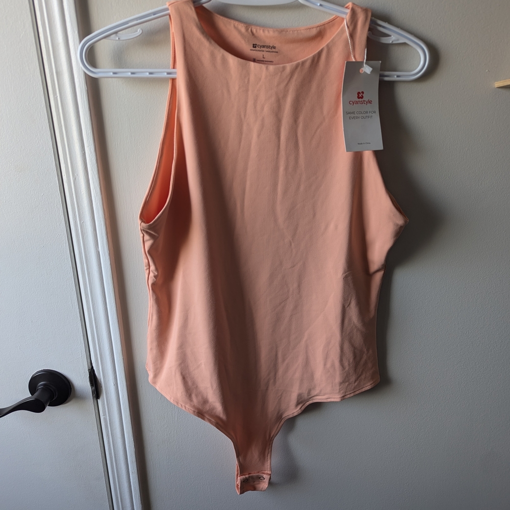 BNWT Peach Smooth And Seamless Sleeveless Bodysuit